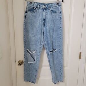 H&M  Size 8 Loose Mom Jeans, Light Wash, Distressed, Gently Used Condition